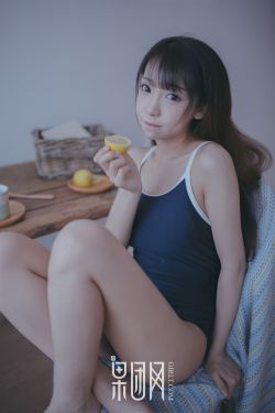 裸体美女扒开尿口